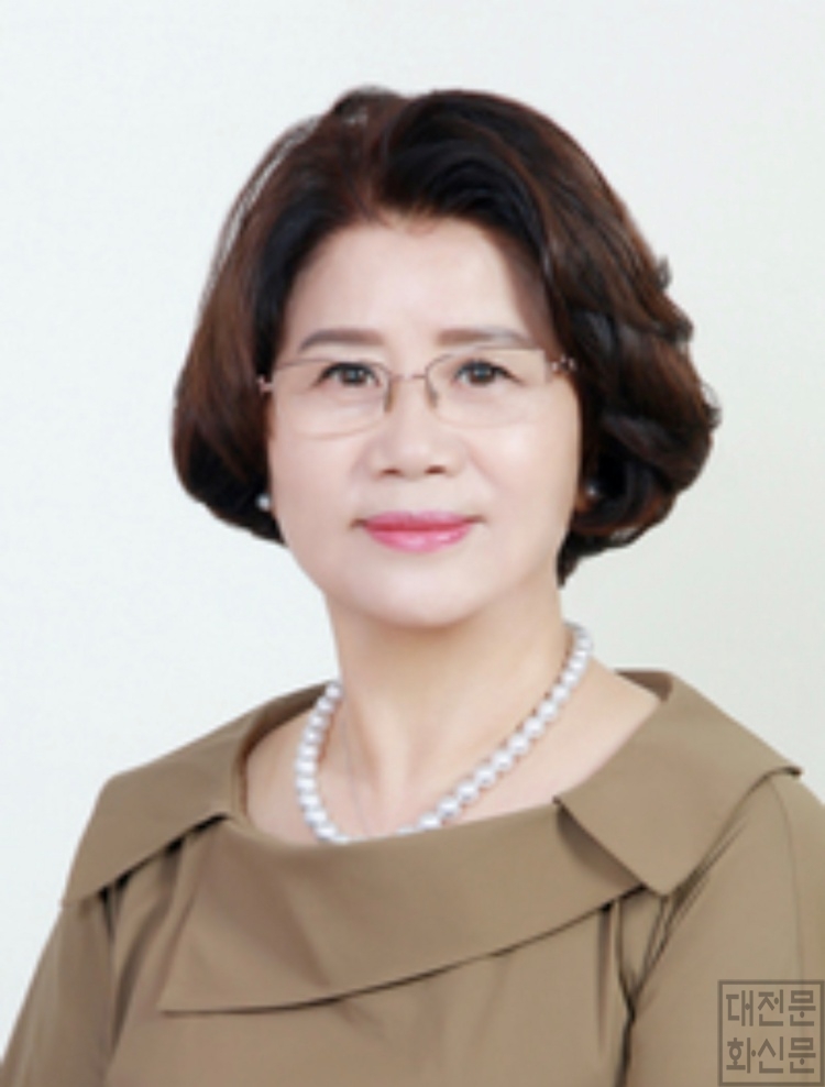 한영숙 작가.jfif.jpg