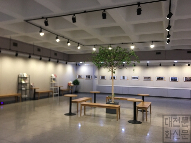 [크기변환]한밭도서관,‘도서관을 만나다’전시회 개최02.jpeg