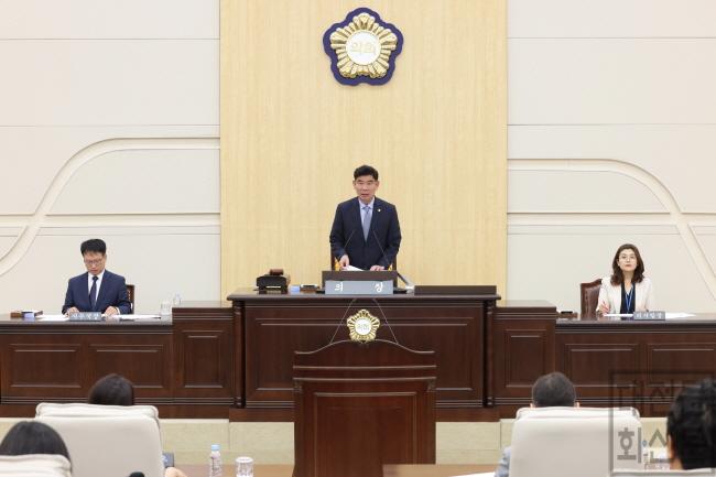 [크기변환]20230602 재272회 정례회 제1차 본회의(강정규 부의장)-보도자료.jpg