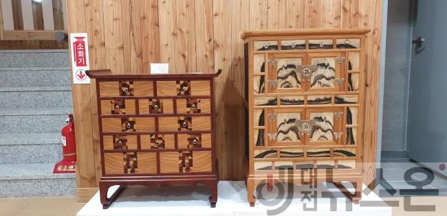 [크기변환]5. 목재의 매력에 흠뻑! 제4회 목재 작품 전시회_2023년 전시회 사진1.jpg