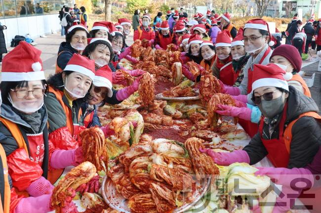 [크기변환]20251119-천사의 손길 김장 축제1.jpg